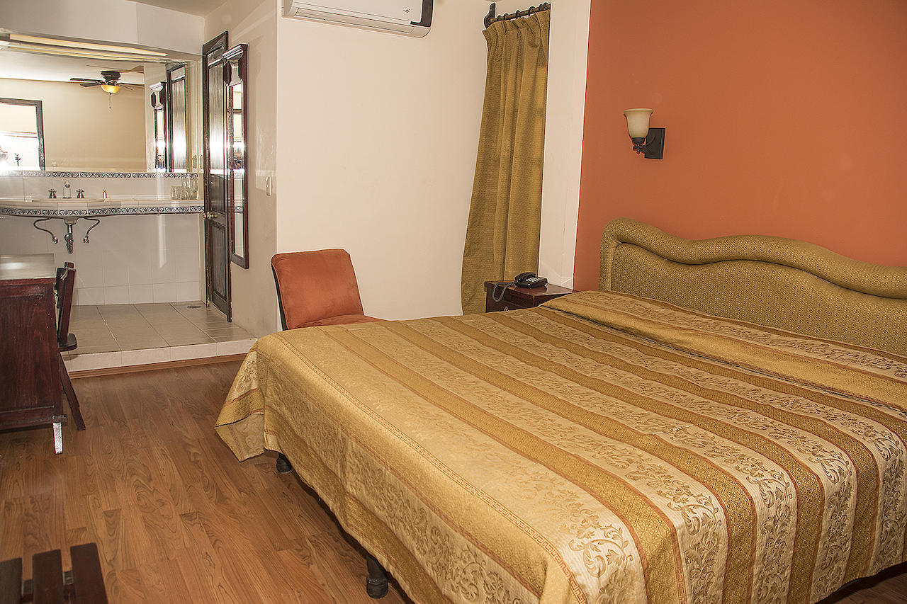 Hotel Roma Дуранго Стая снимка