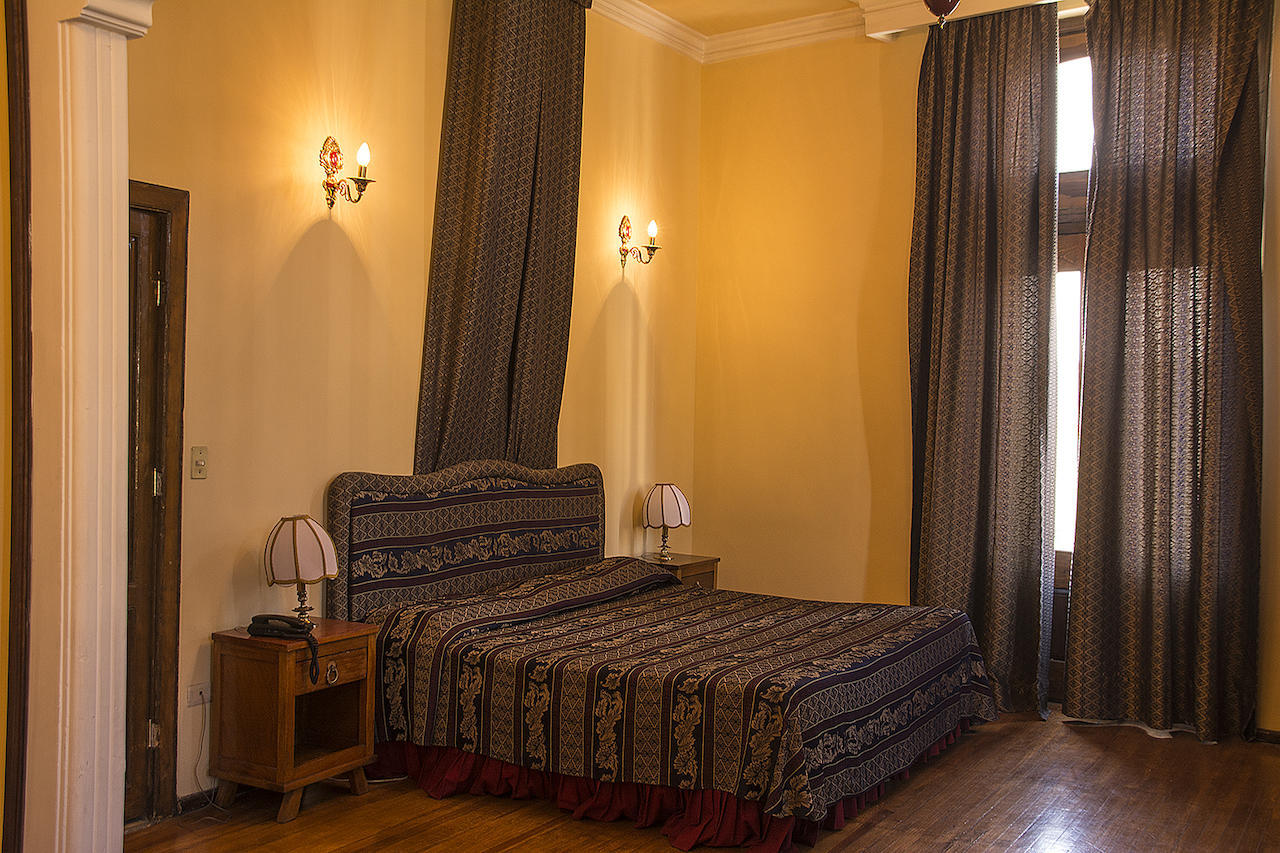 Hotel Roma Дуранго Стая снимка